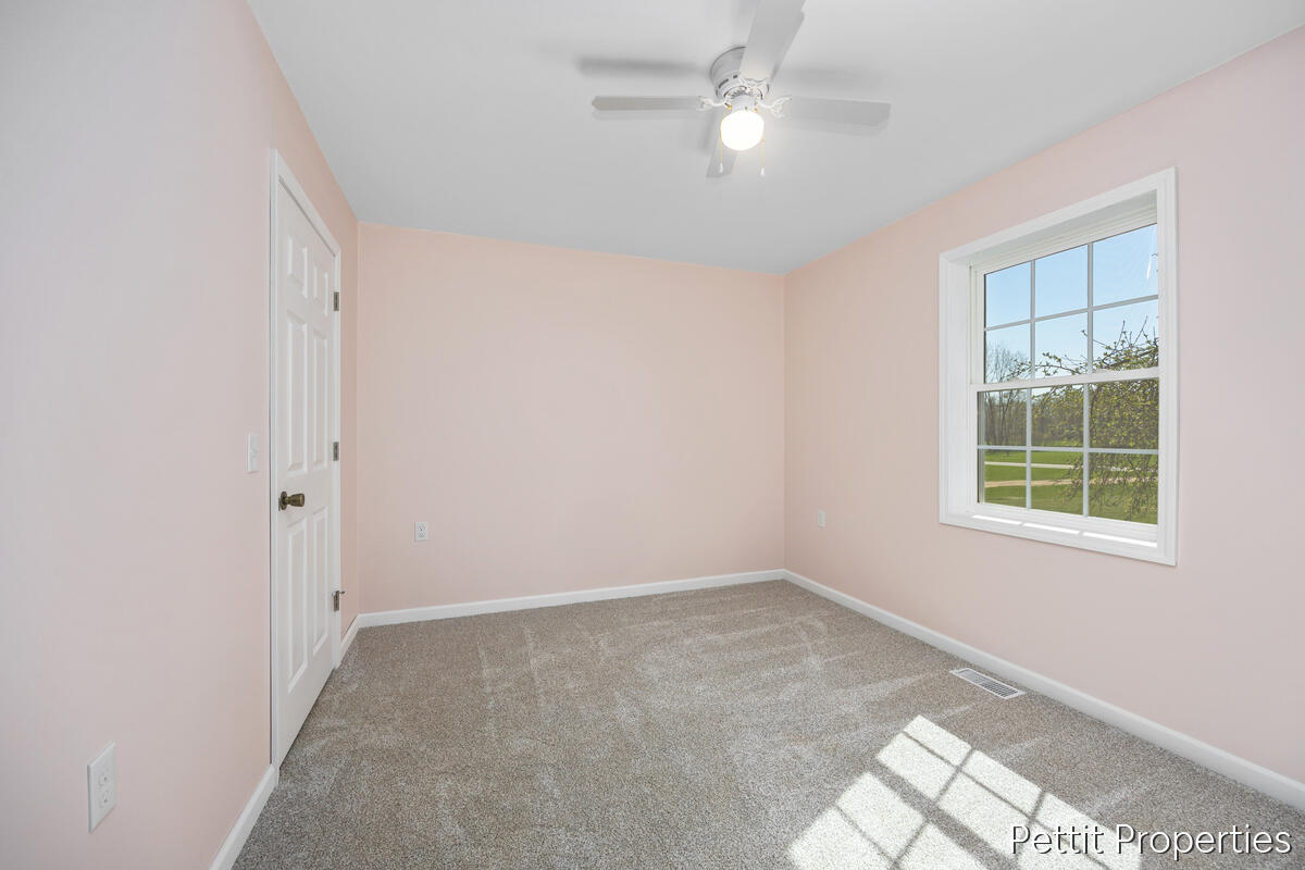 6937 S Townhall Road, Sheridan, MI, 48884-9757