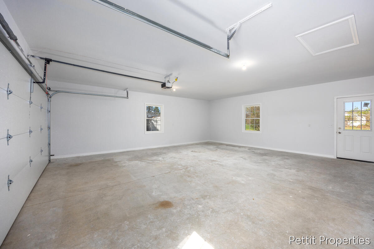 6937 S Townhall Road, Sheridan, MI, 48884-9757