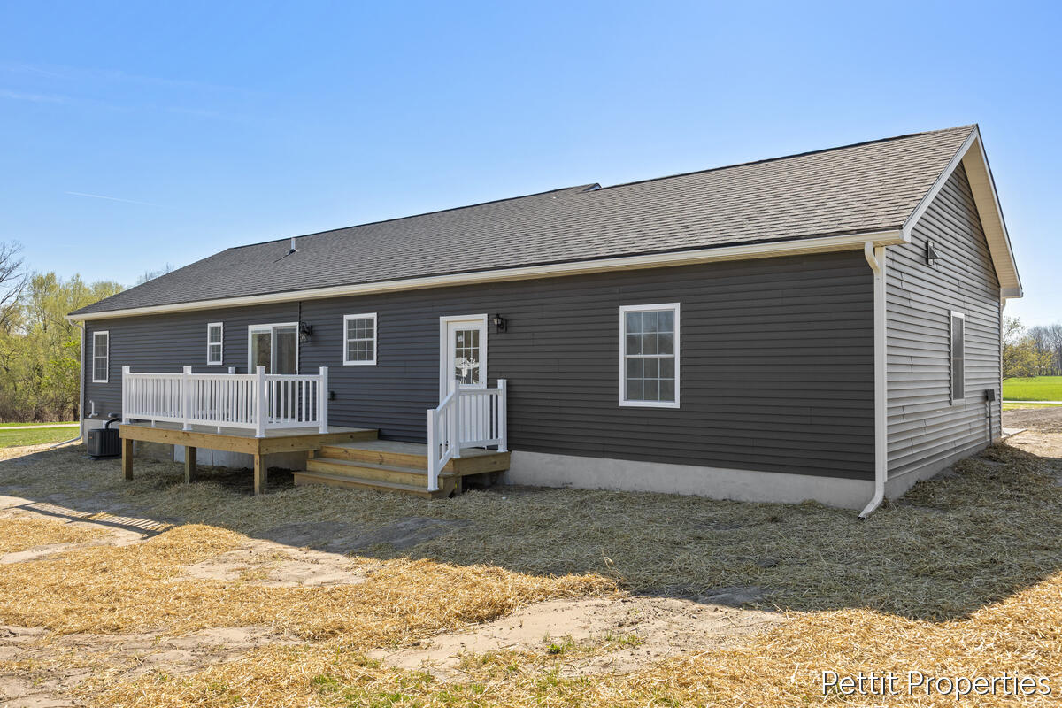 6937 S Townhall Road, Sheridan, MI, 48884-9757