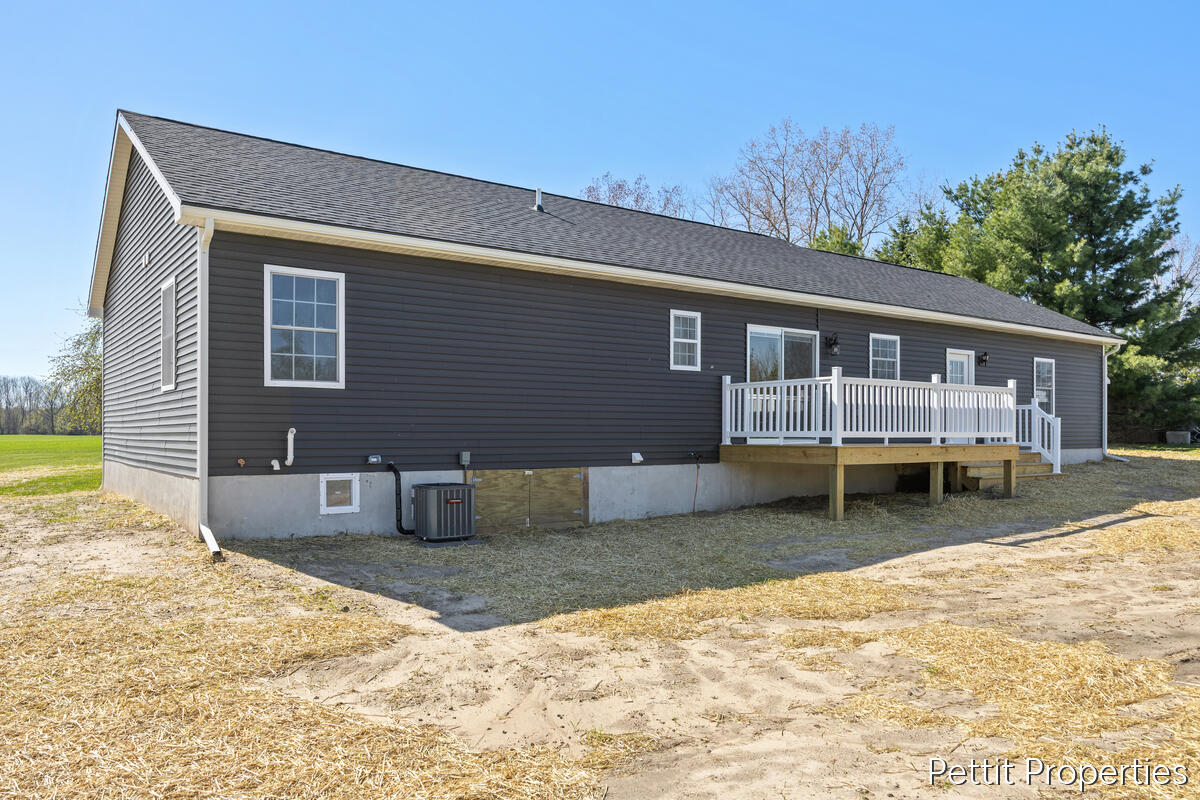 6937 S Townhall Road, Sheridan, MI, 48884-9757