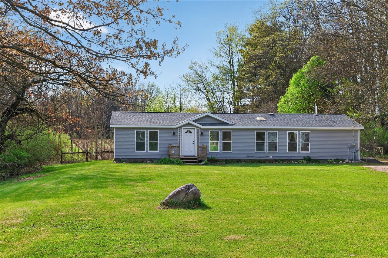 12480 County Road 653, Gobles, MI, 49055-9125