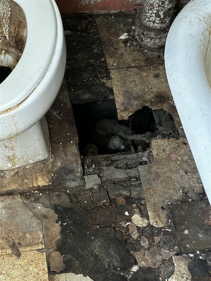 50022 M-40, Paw Paw, MI, 49079