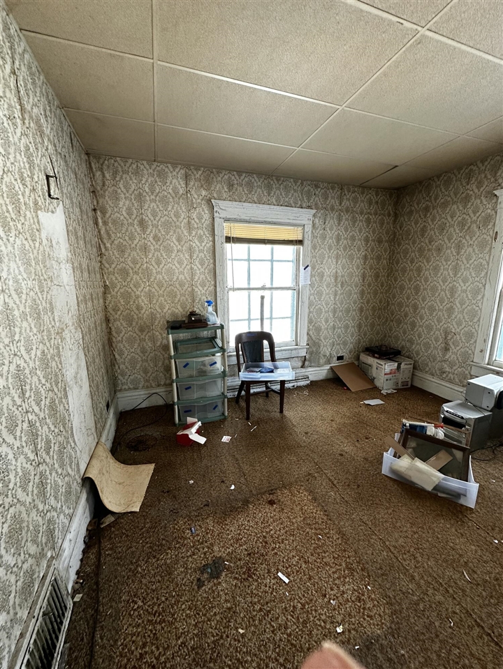 50022 M-40, Paw Paw, MI, 49079