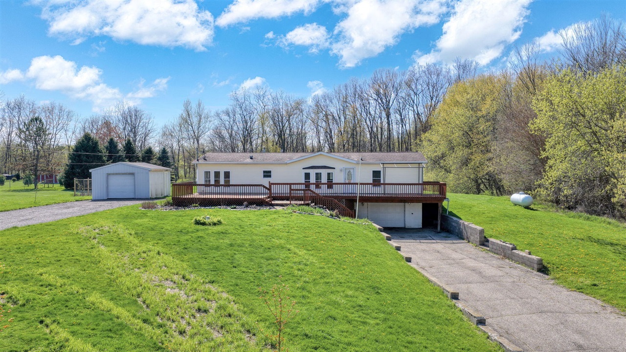 10430 Coon Hill Road, Munith, MI, 49259-9009