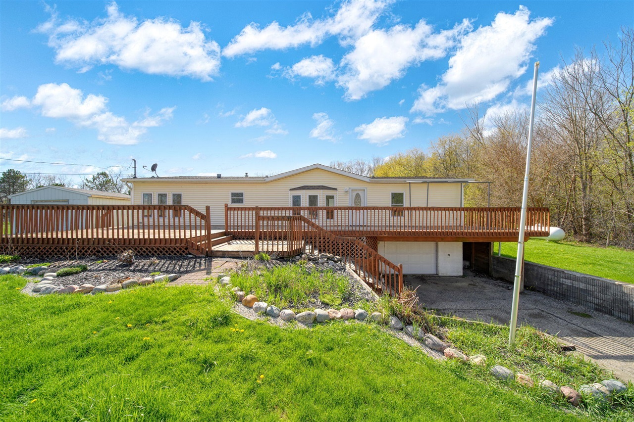 10430 Coon Hill Road, Munith, MI, 49259-9009