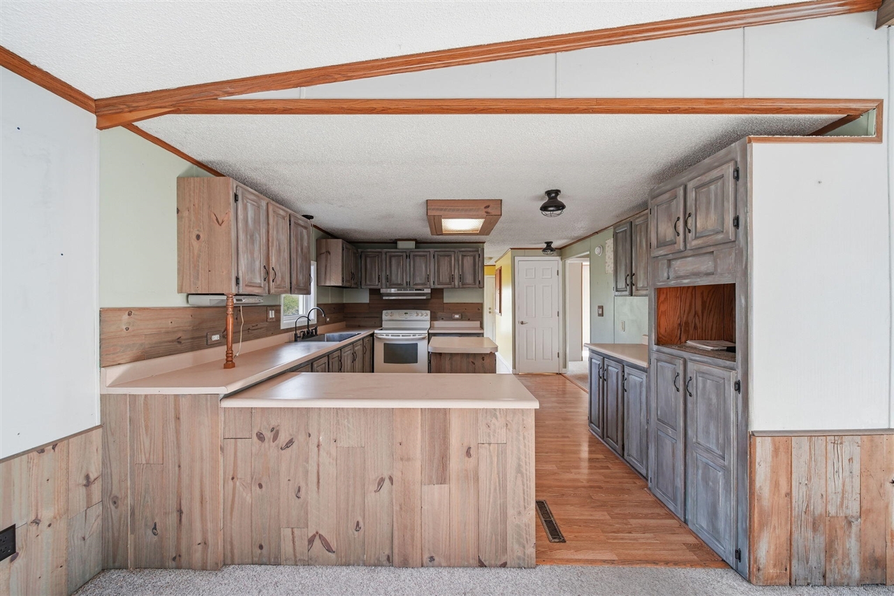 10430 Coon Hill Road, Munith, MI, 49259-9009