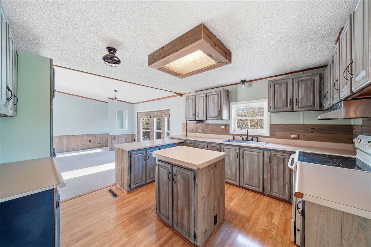 10430 Coon Hill Road, Munith, MI, 49259-9009