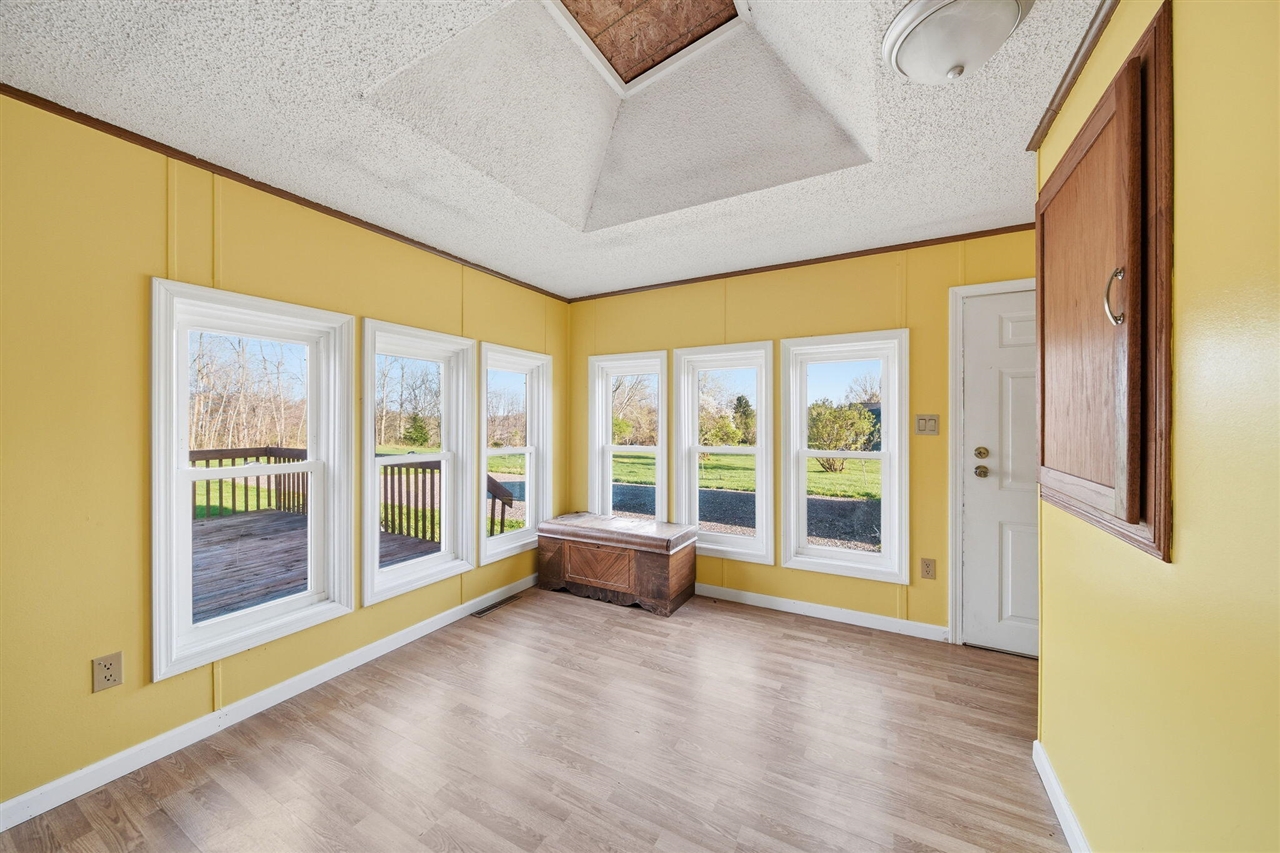10430 Coon Hill Road, Munith, MI, 49259-9009
