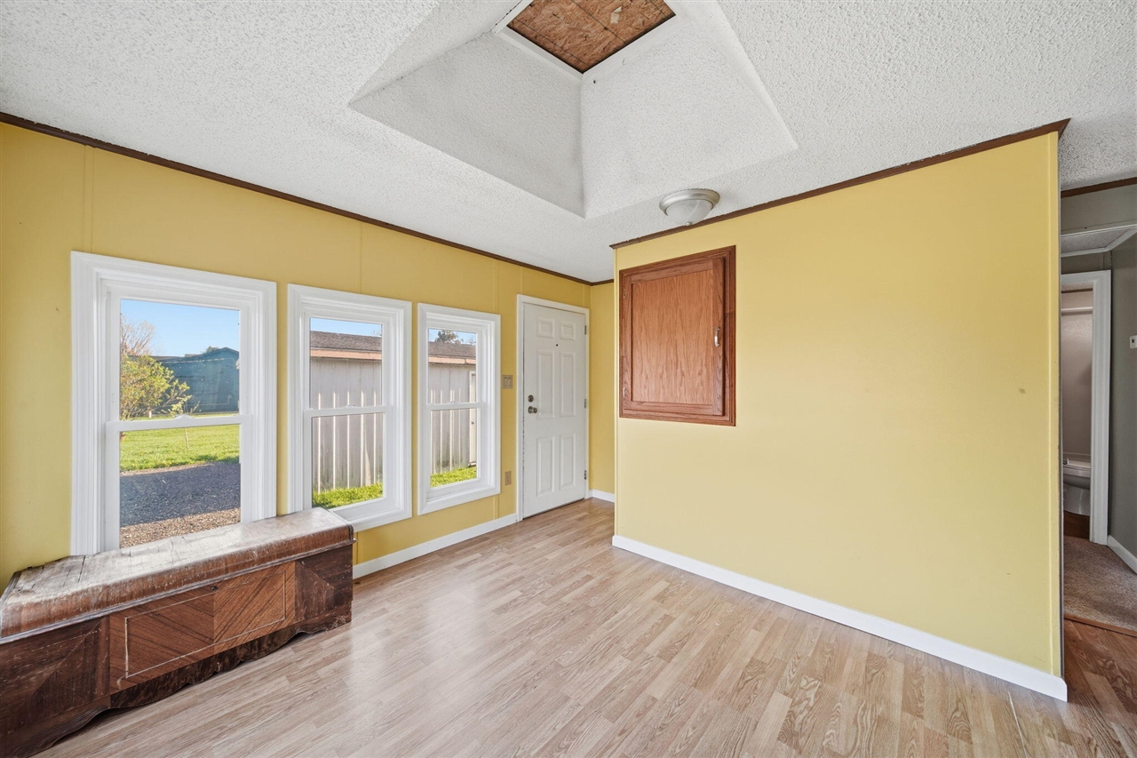 10430 Coon Hill Road, Munith, MI, 49259-9009