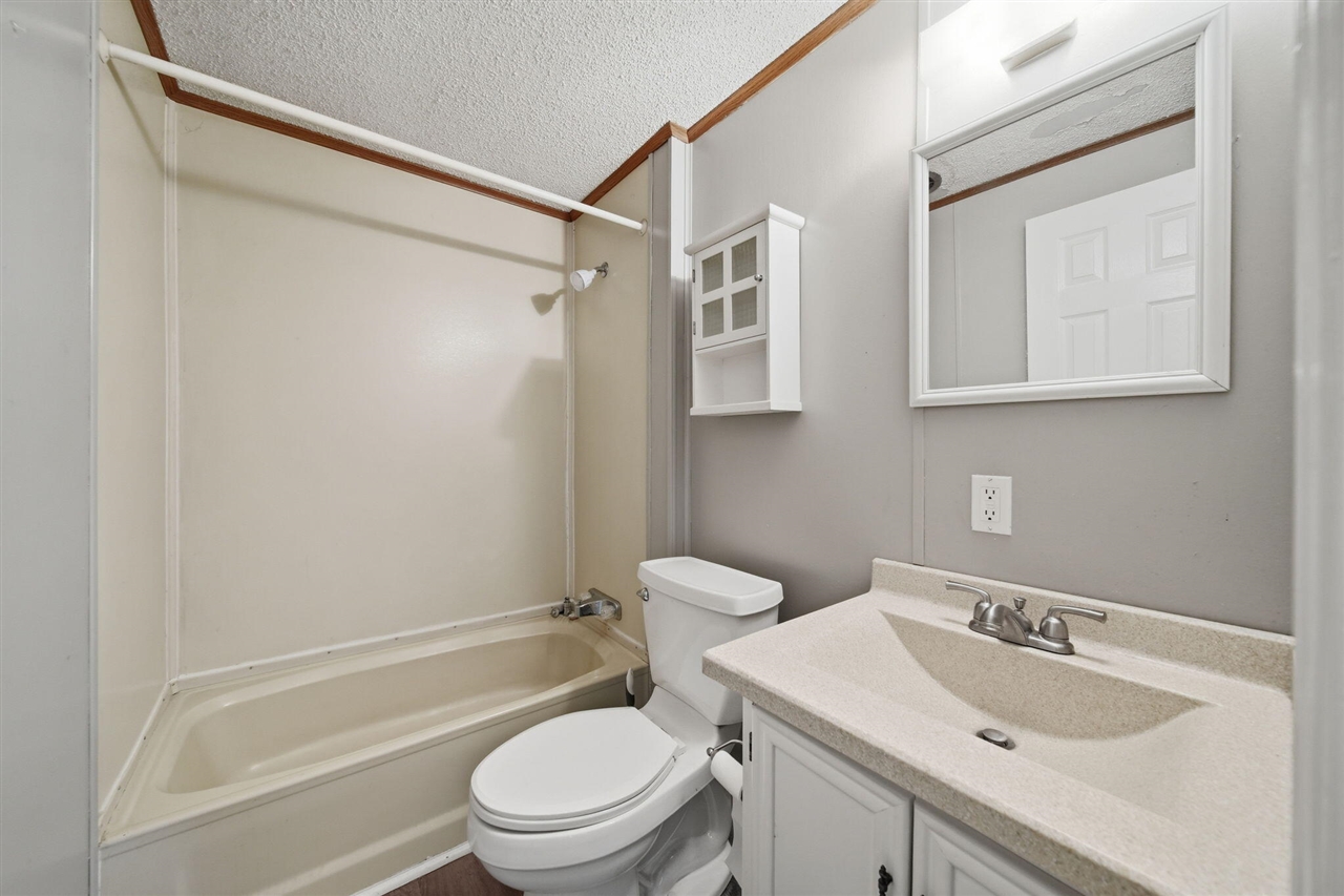 10430 Coon Hill Road, Munith, MI, 49259-9009
