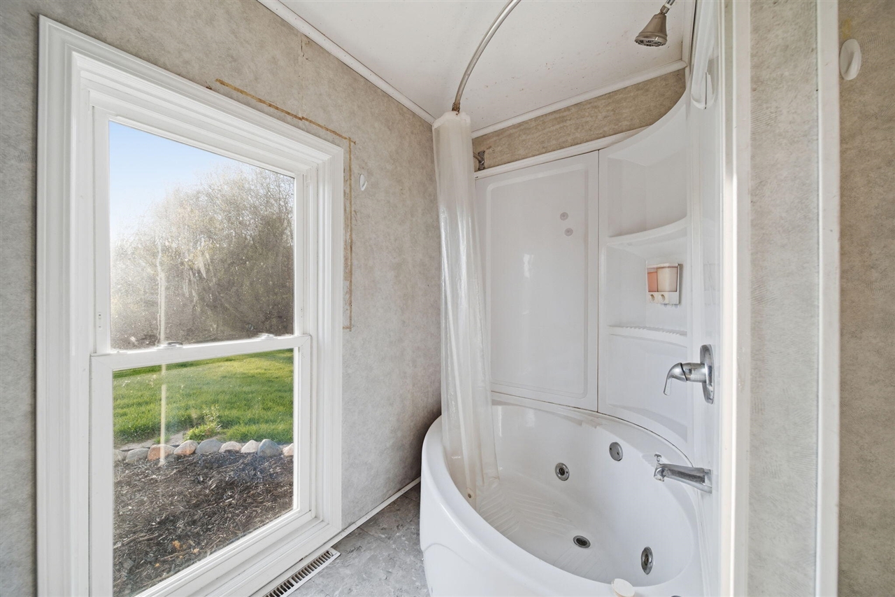 10430 Coon Hill Road, Munith, MI, 49259-9009