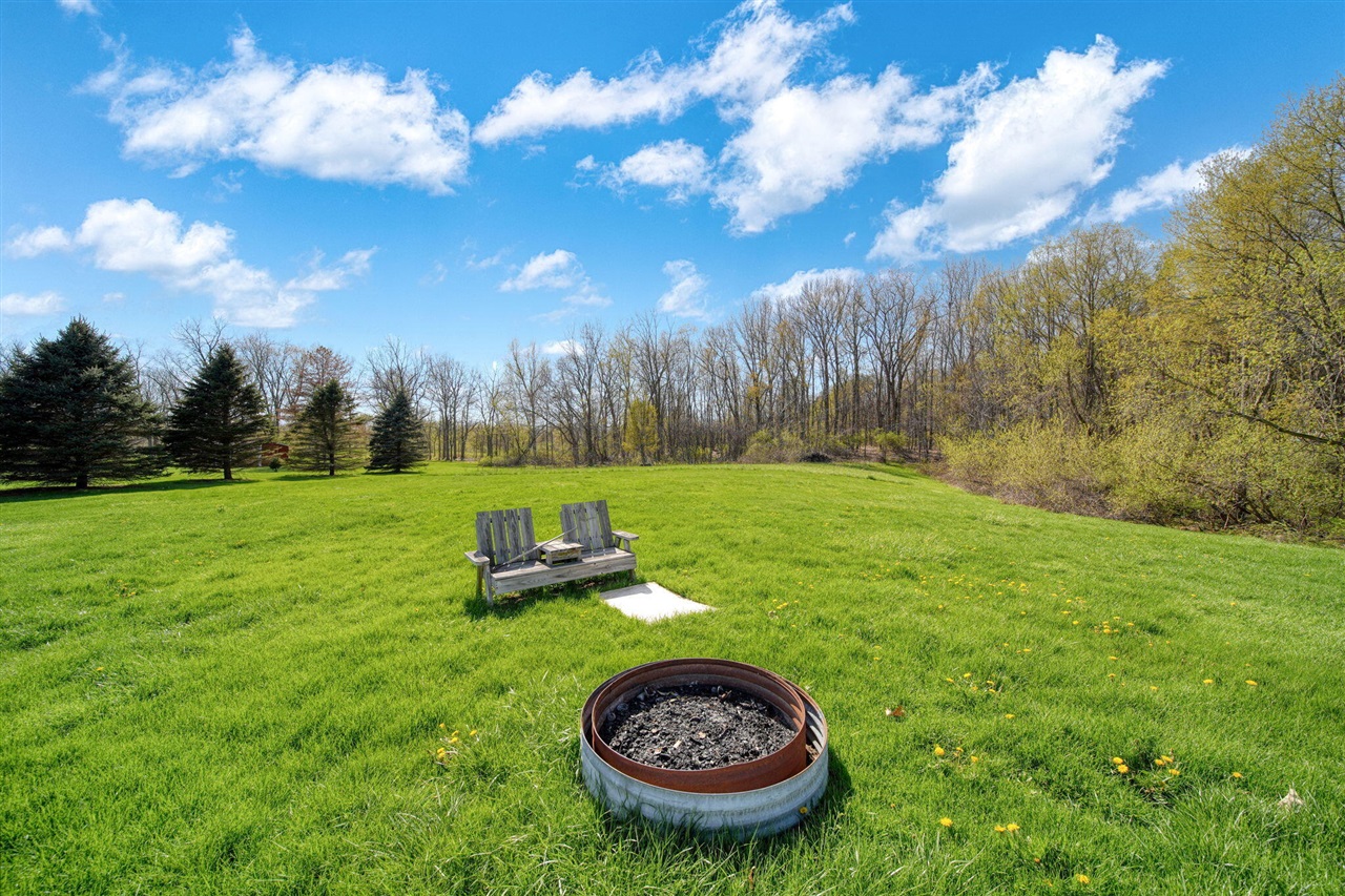 10430 Coon Hill Road, Munith, MI, 49259-9009