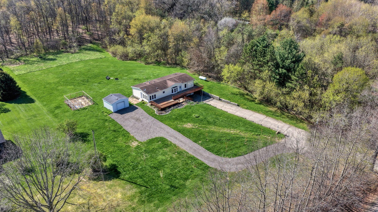 10430 Coon Hill Road, Munith, MI, 49259-9009