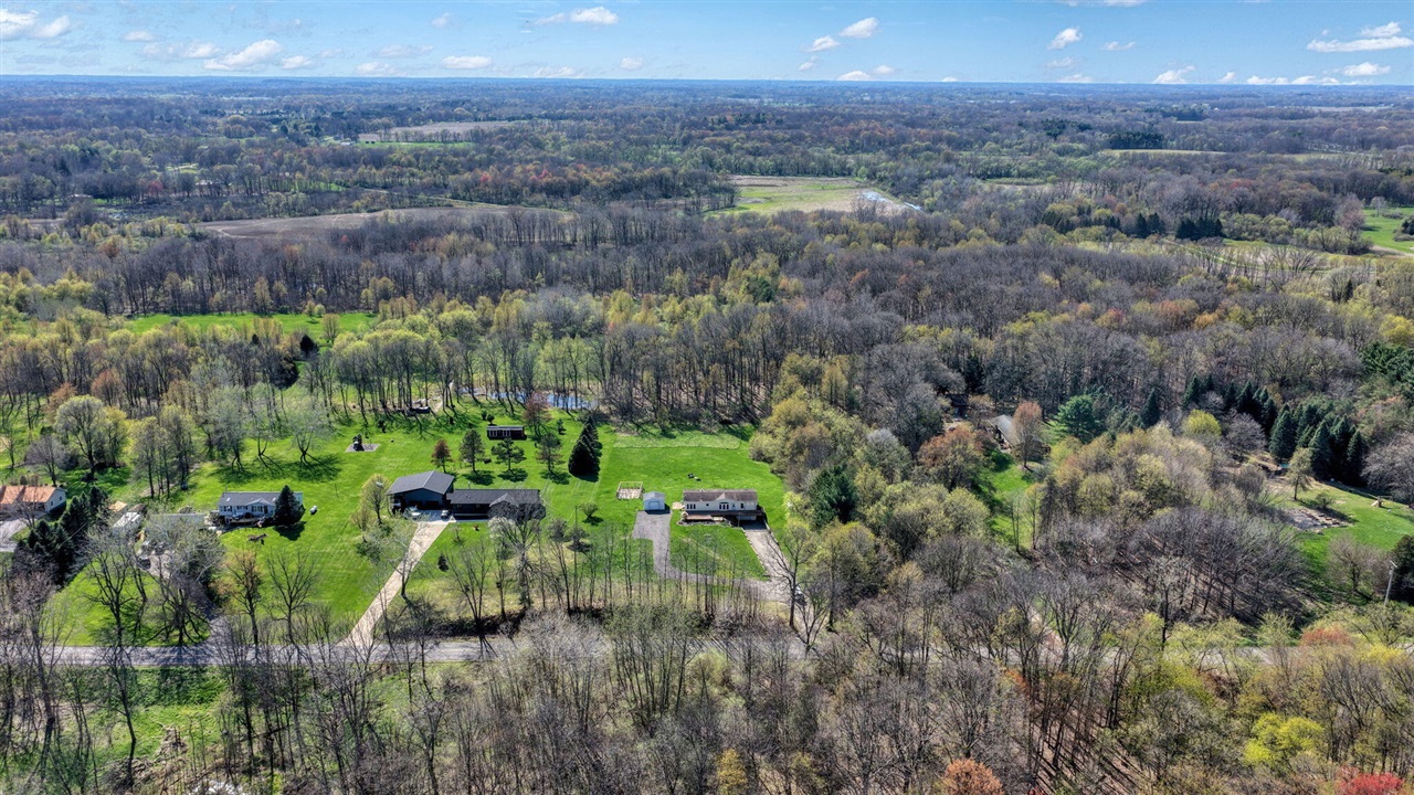 10430 Coon Hill Road, Munith, MI, 49259-9009