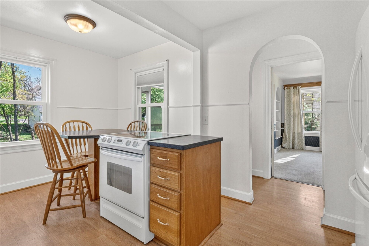 1204 Hol Hi Drive, Kalamazoo, MI, 49008-2910