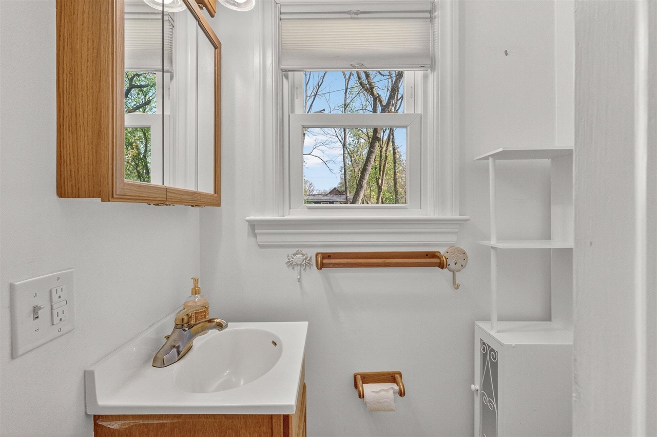 1204 Hol Hi Drive, Kalamazoo, MI, 49008-2910