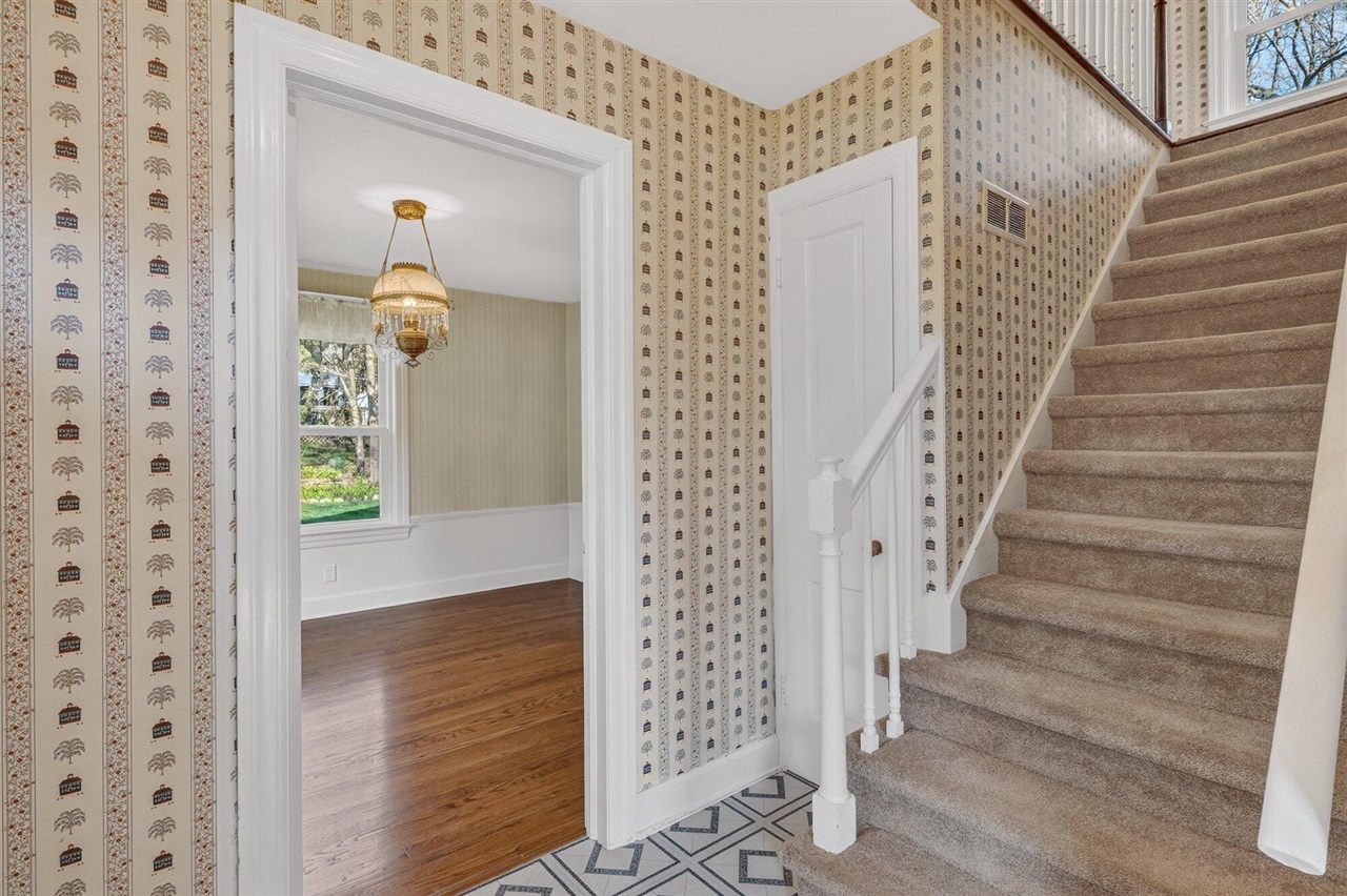 1204 Hol Hi Drive, Kalamazoo, MI, 49008-2910