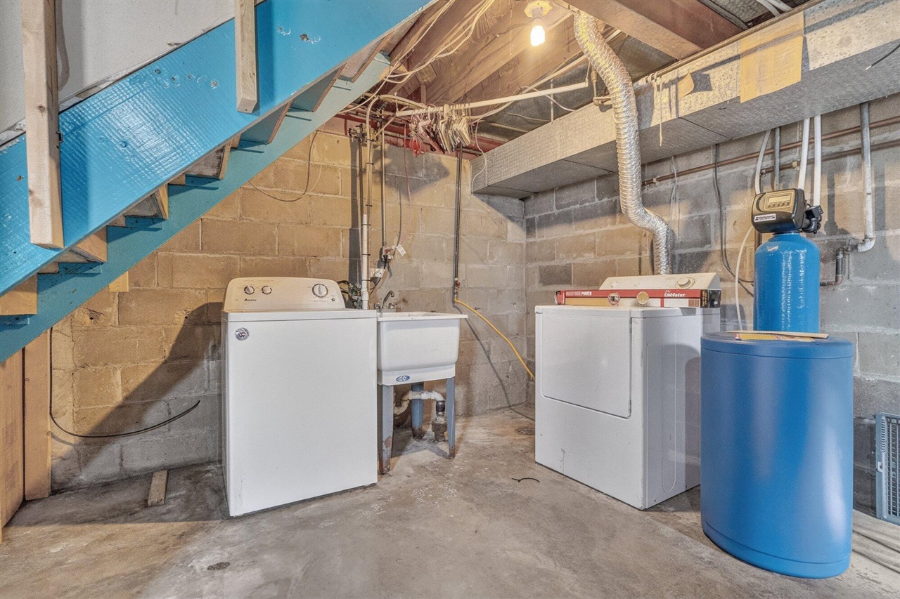 1204 Hol Hi Drive, Kalamazoo, MI, 49008-2910