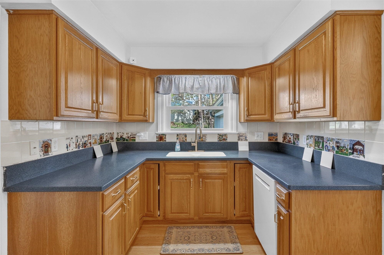 1204 Hol Hi Drive, Kalamazoo, MI, 49008-2910