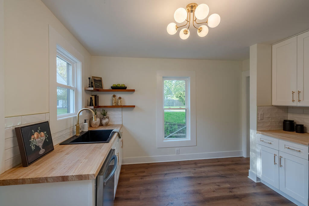 3527 Carlton Avenue, Grand Rapids, MI, 49525-2642