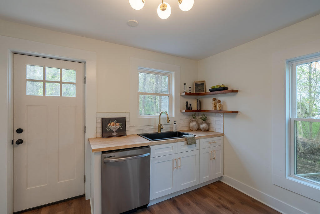 3527 Carlton Avenue, Grand Rapids, MI, 49525-2642