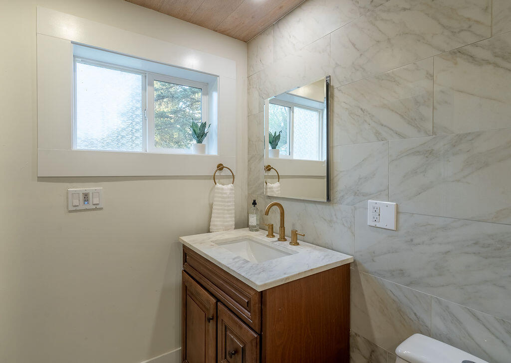 3527 Carlton Avenue, Grand Rapids, MI, 49525-2642