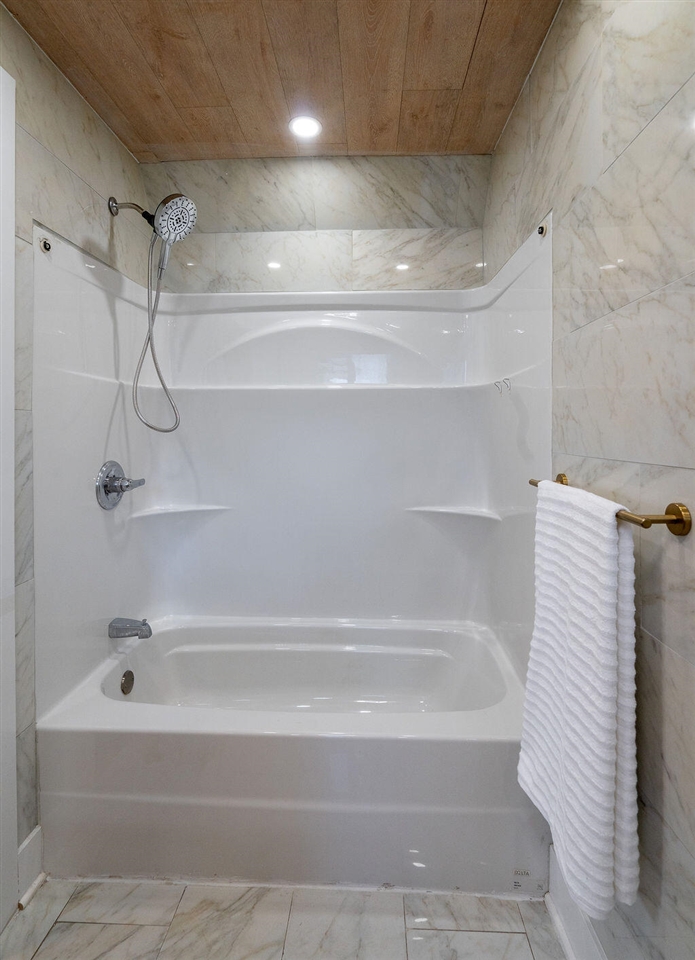 3527 Carlton Avenue, Grand Rapids, MI, 49525-2642