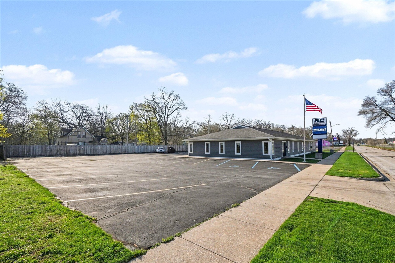 3044 Glade Street, Muskegon, MI, 49444-2705