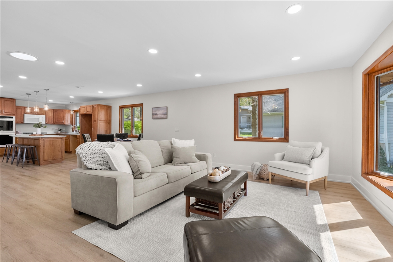 28125 North Street, Gobles, MI, 49055-8208