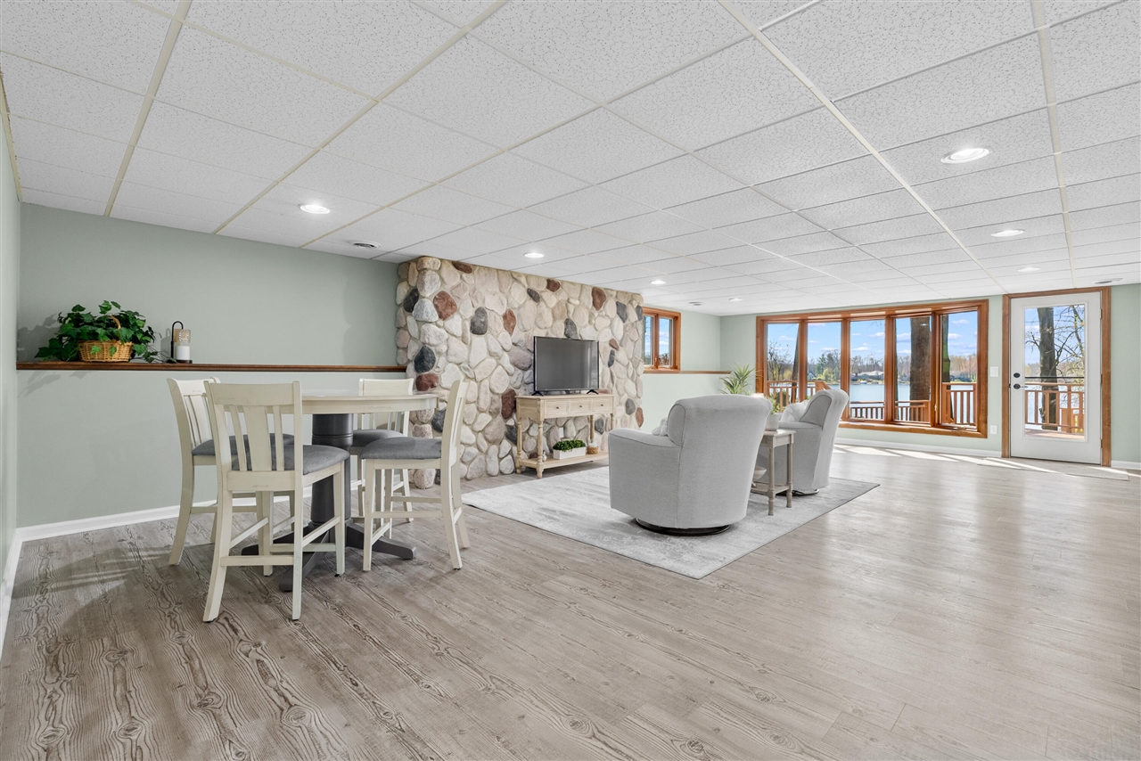 28125 North Street, Gobles, MI, 49055-8208