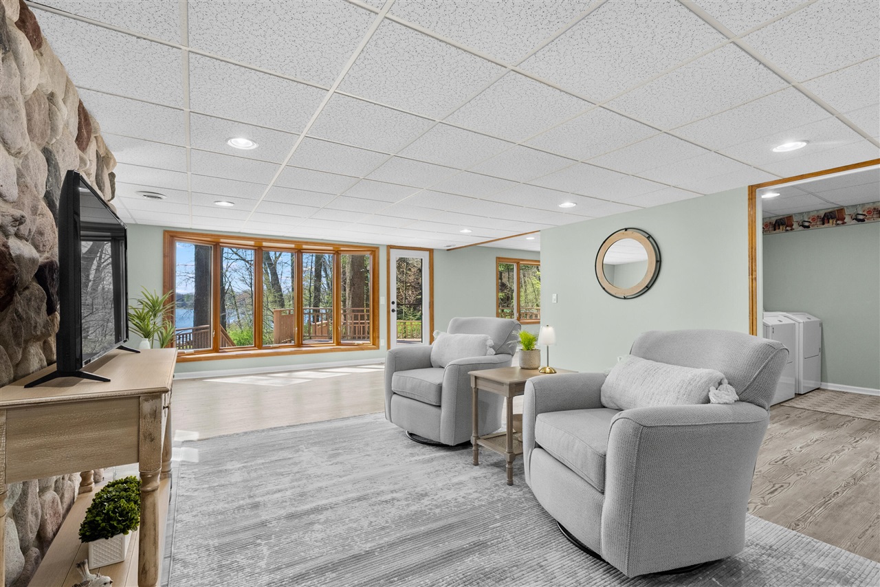 28125 North Street, Gobles, MI, 49055-8208