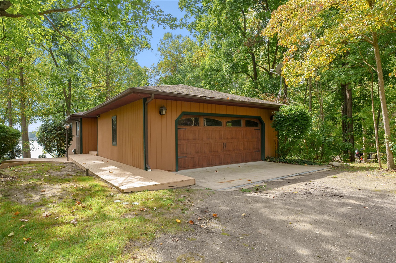 28125 North Street, Gobles, MI, 49055-8208