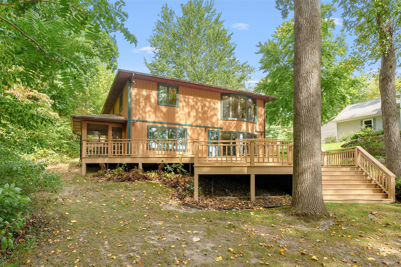 28125 North Street, Gobles, MI, 49055-8208