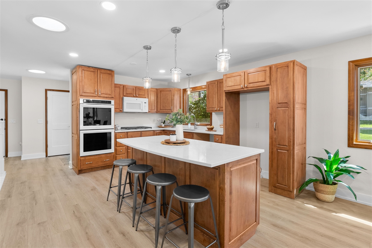 28125 North Street, Gobles, MI, 49055-8208