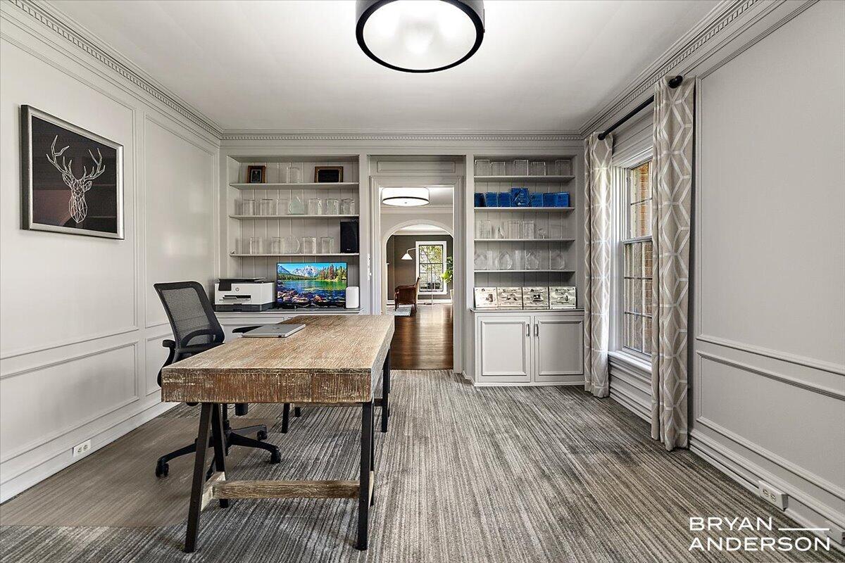 904 Plymouth Avenue, Grand Rapids, MI, 49506-6524