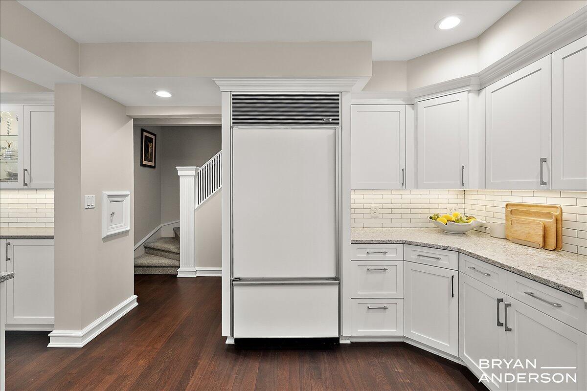 904 Plymouth Avenue, Grand Rapids, MI, 49506-6524