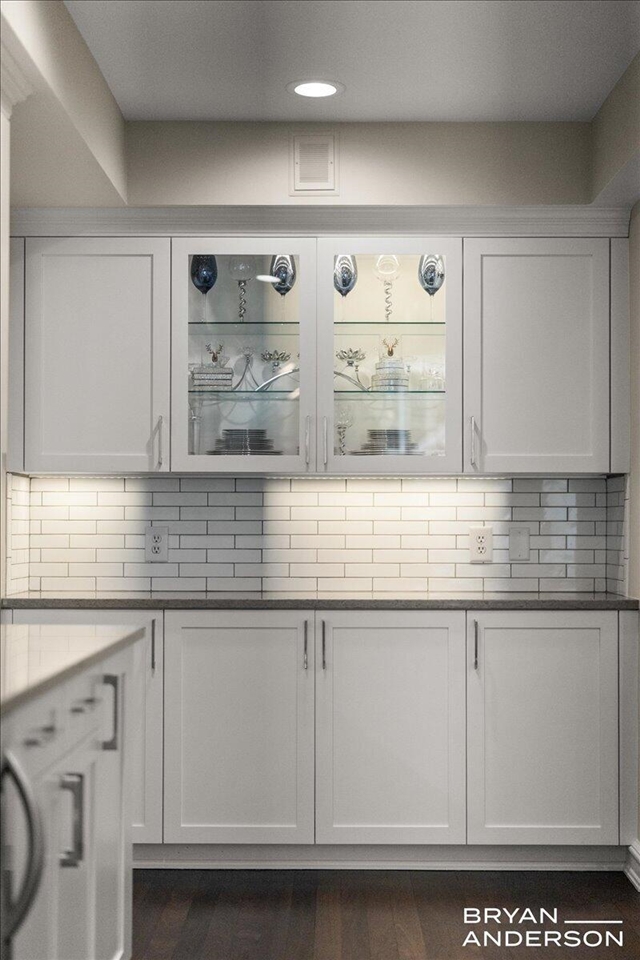 904 Plymouth Avenue, Grand Rapids, MI, 49506-6524