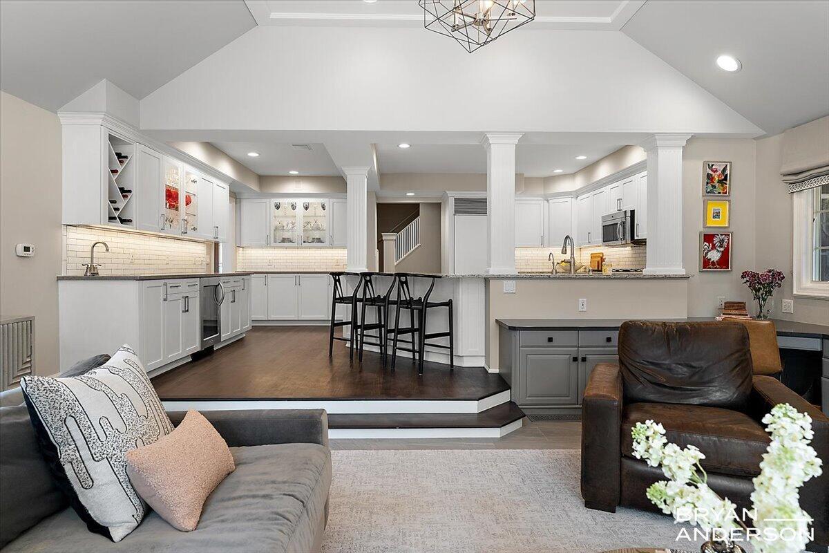 904 Plymouth Avenue, Grand Rapids, MI, 49506-6524