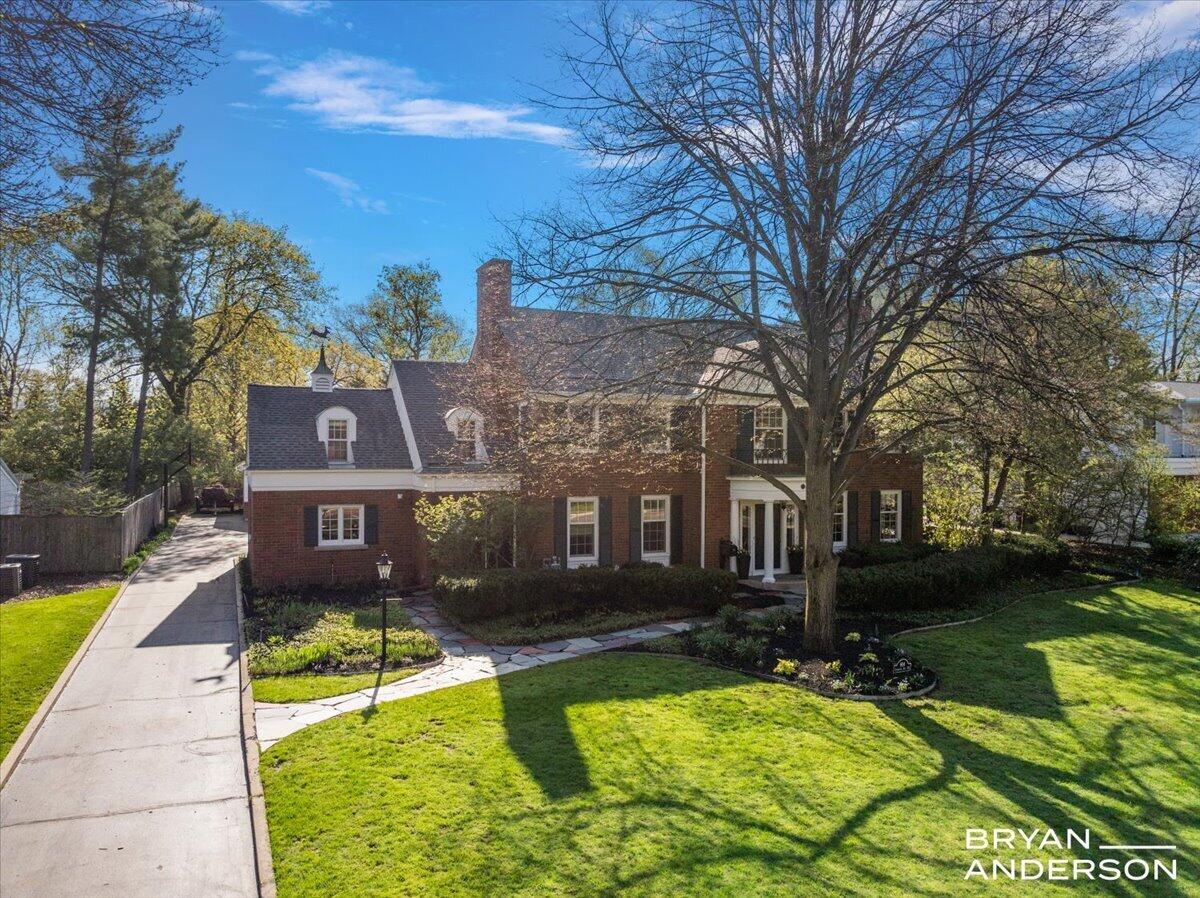 904 Plymouth Avenue, Grand Rapids, MI, 49506-6524