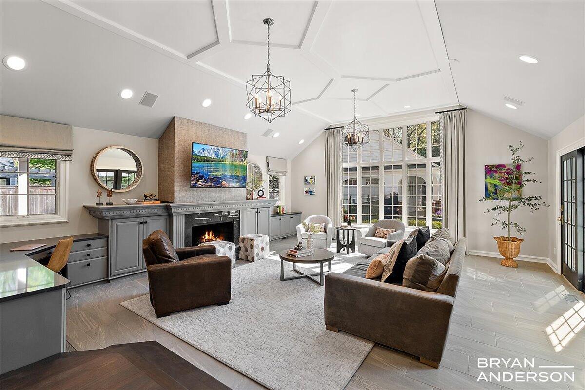 904 Plymouth Avenue, Grand Rapids, MI, 49506-6524