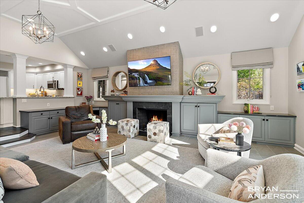 904 Plymouth Avenue, Grand Rapids, MI, 49506-6524