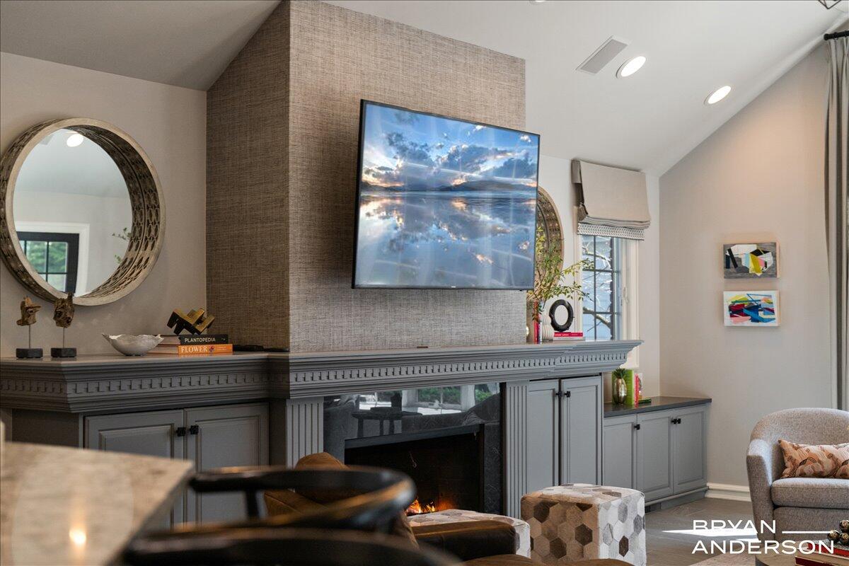 904 Plymouth Avenue, Grand Rapids, MI, 49506-6524