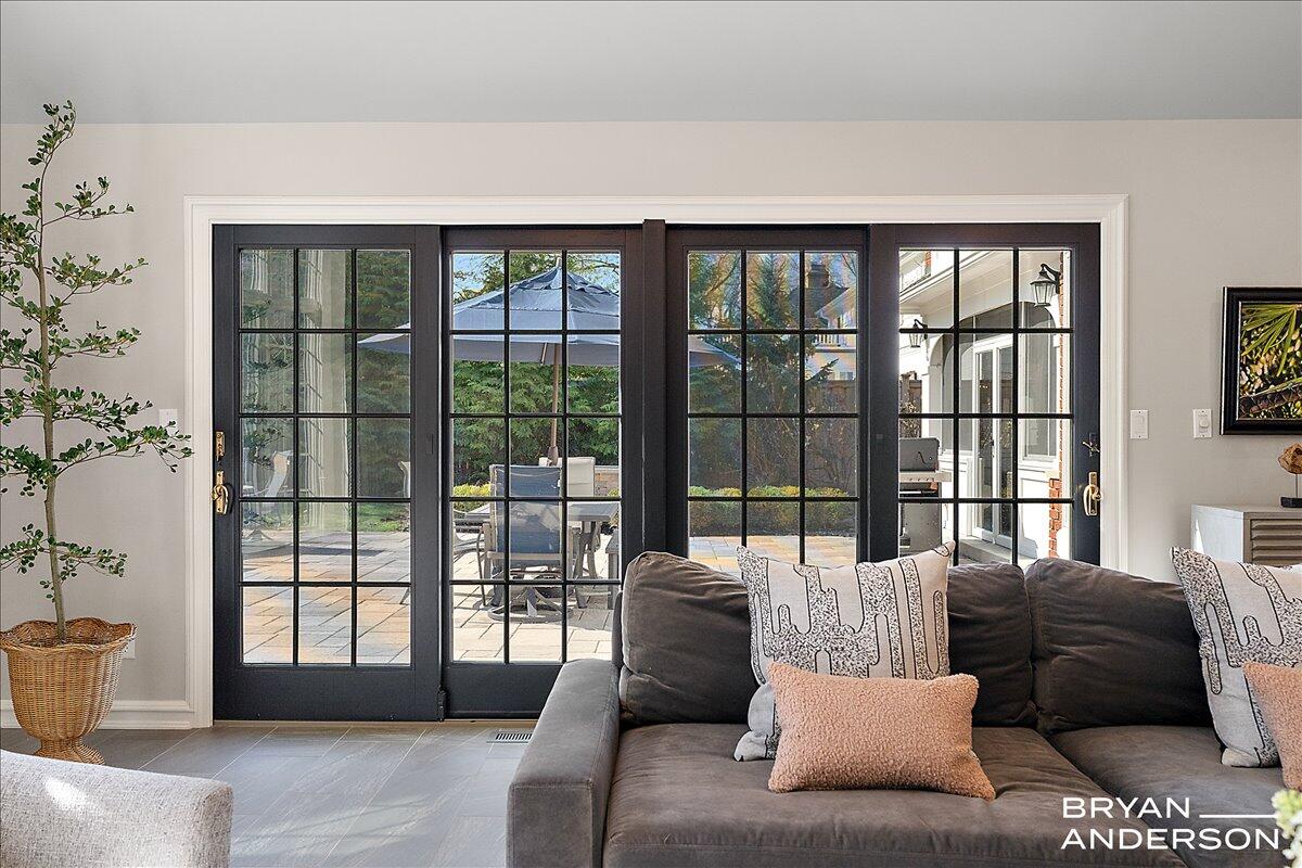 904 Plymouth Avenue, Grand Rapids, MI, 49506-6524