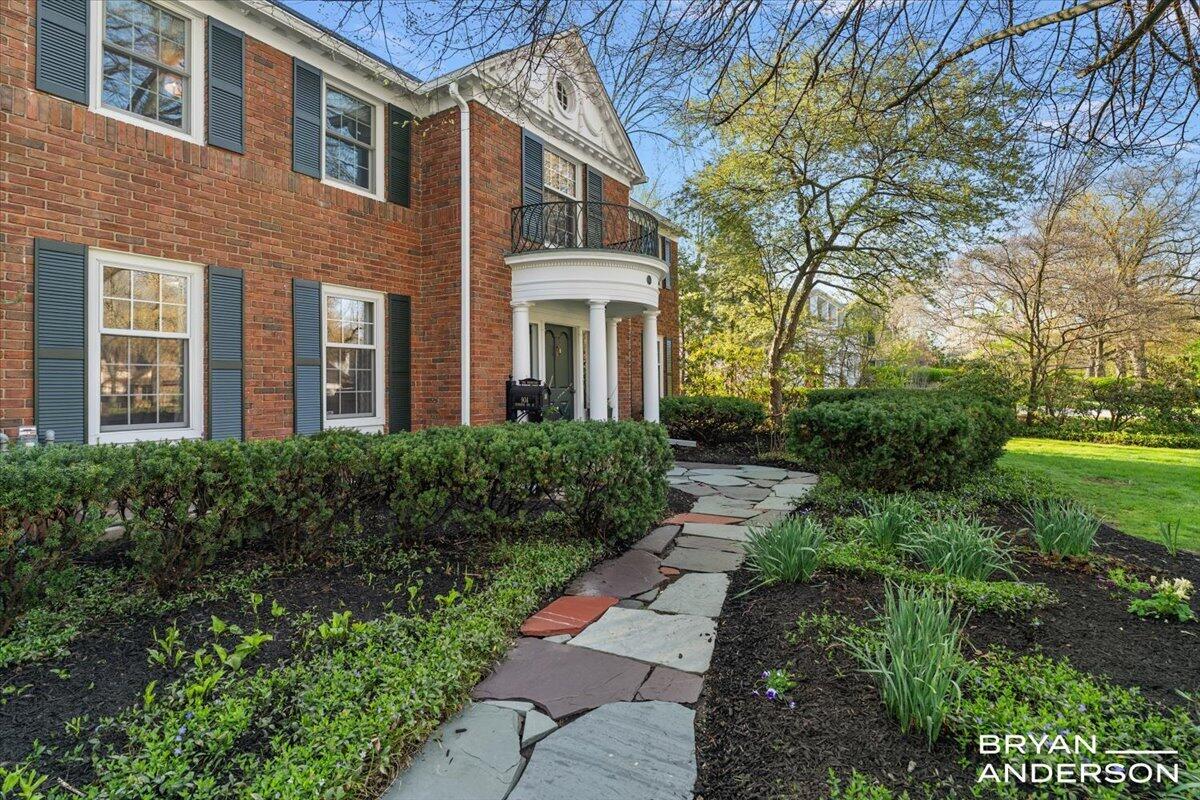 904 Plymouth Avenue, Grand Rapids, MI, 49506-6524