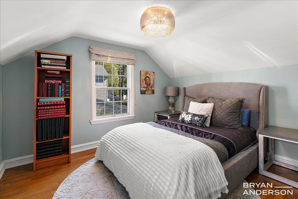 904 Plymouth Avenue, Grand Rapids, MI, 49506-6524