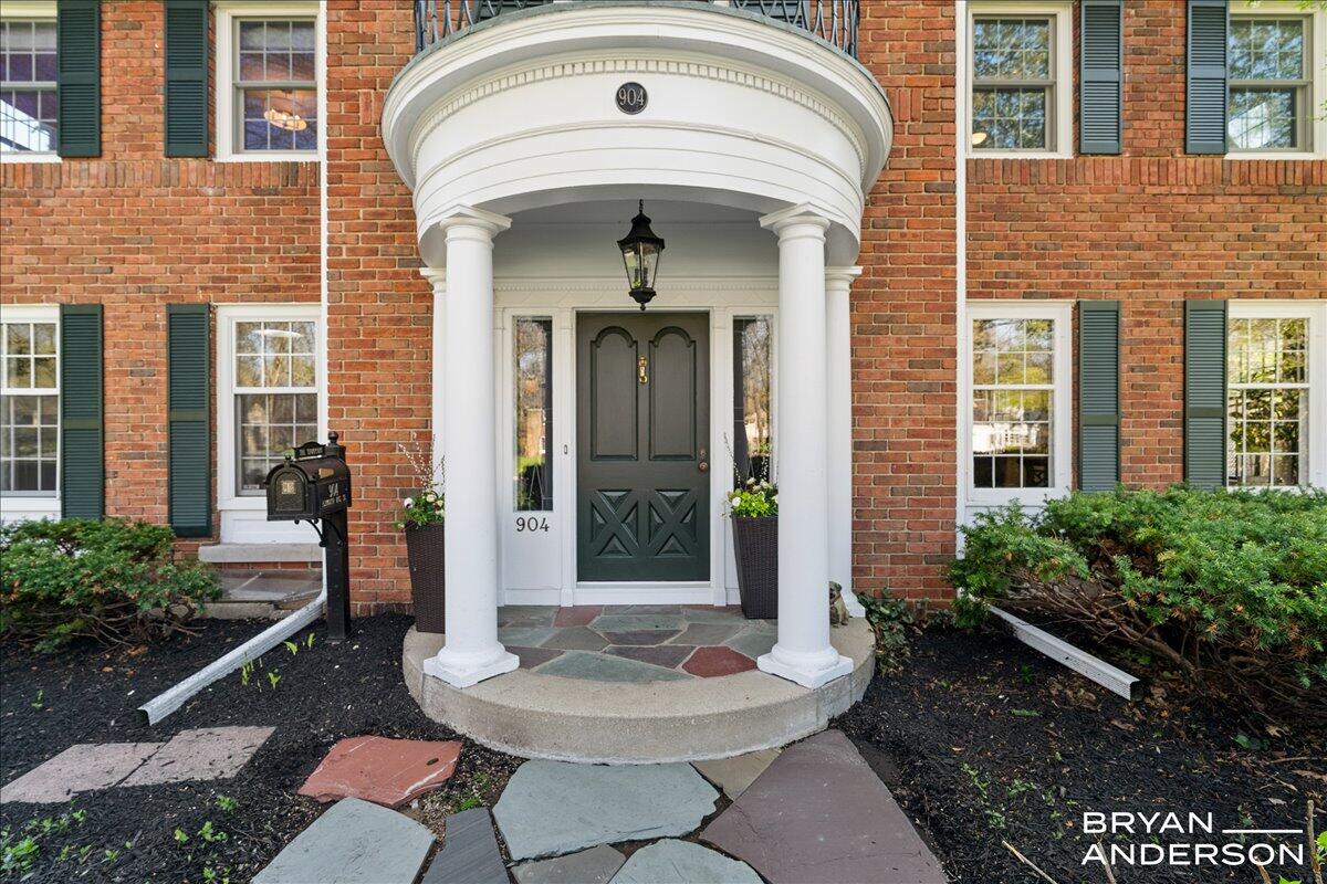 904 Plymouth Avenue, Grand Rapids, MI, 49506-6524
