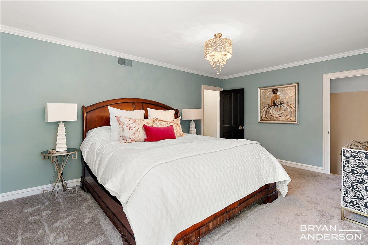 904 Plymouth Avenue, Grand Rapids, MI, 49506-6524