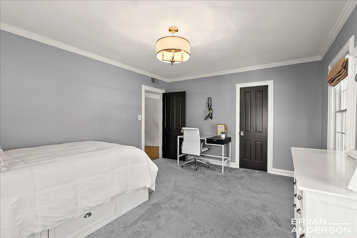 904 Plymouth Avenue, Grand Rapids, MI, 49506-6524