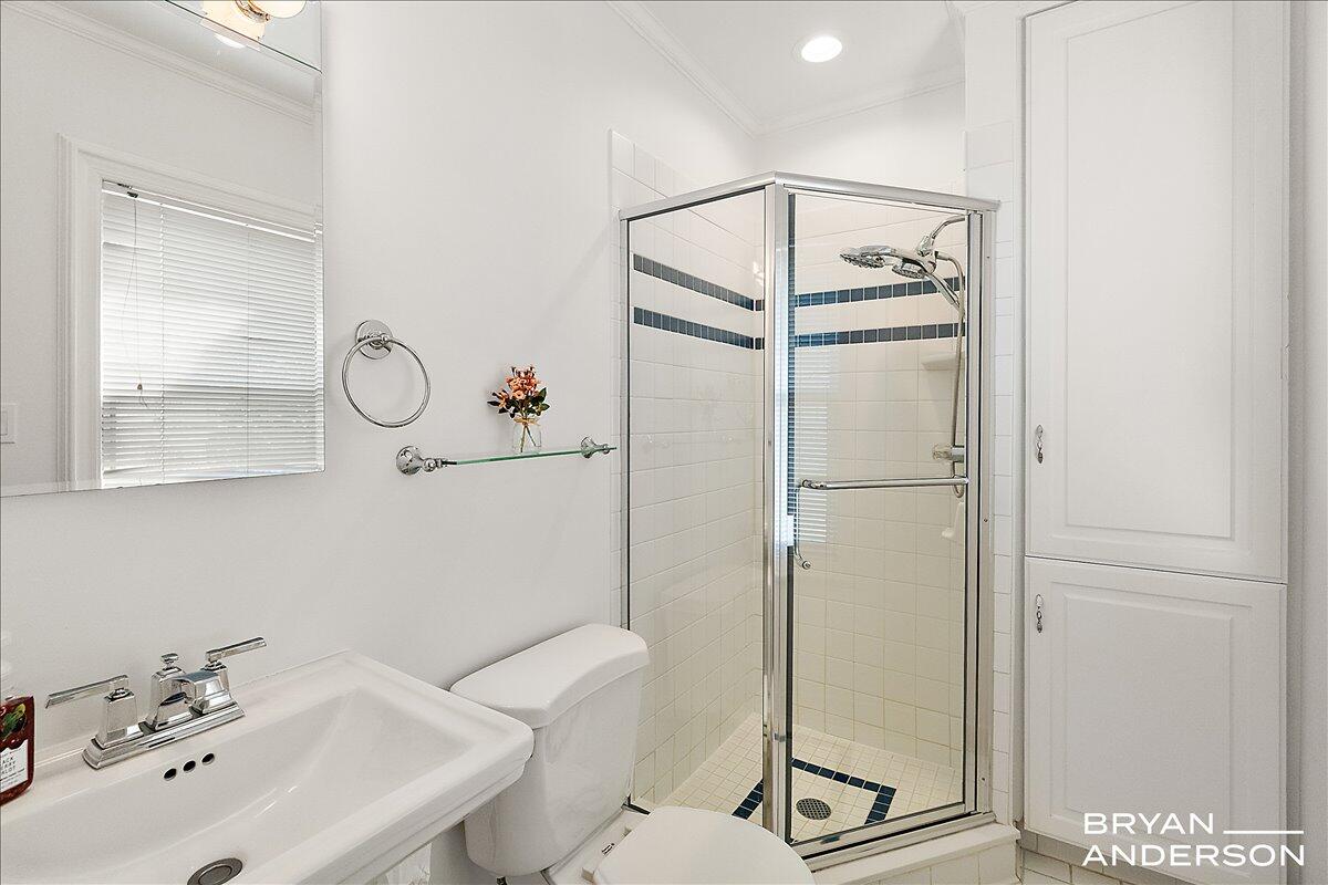 904 Plymouth Avenue, Grand Rapids, MI, 49506-6524