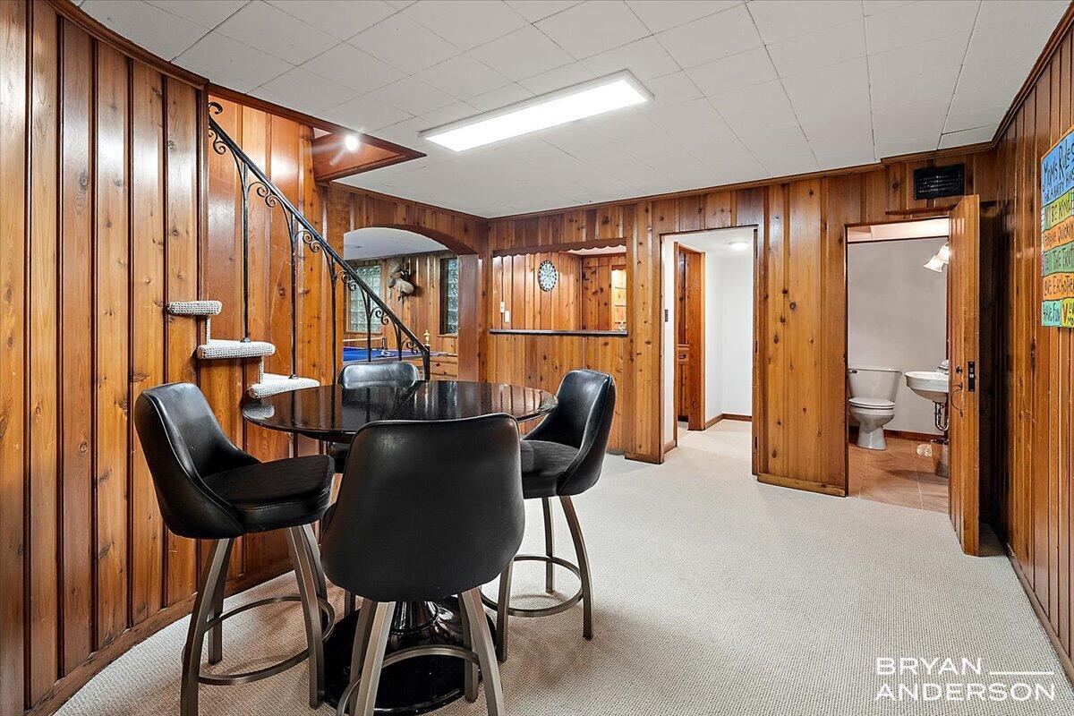 904 Plymouth Avenue, Grand Rapids, MI, 49506-6524